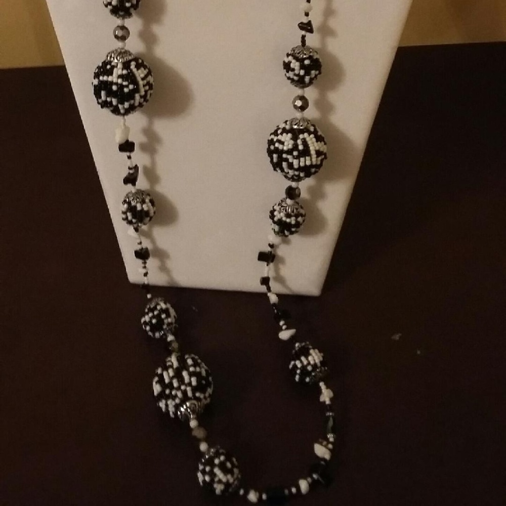 Necklace - Picture 2 of 8